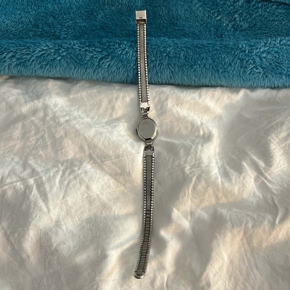 Vintage Benrus 14K Gold Dainty Watch - Picture 10 of 15